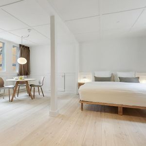 One-Bedroom Deluxe Apartment